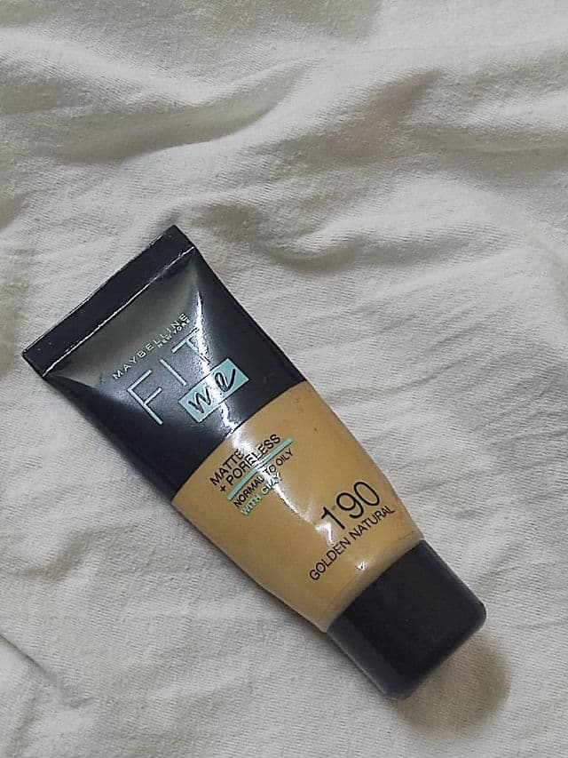 Maybelline Fit Me Matte + Poreless Foundation - Normal to Oily Foundation with Clay review photo by chinibites