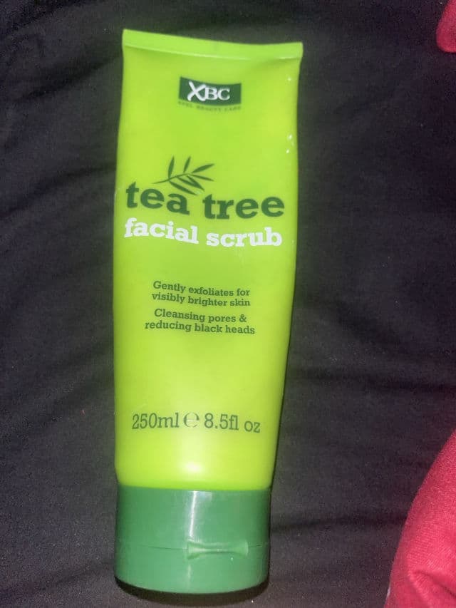 tea tree Facial Scrub review photo by oyevesho