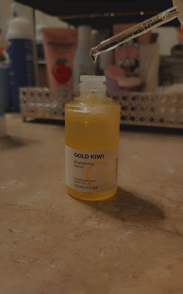 HOLIKA HOLIKA Gold Kiwi Vita C+ Brightening Serum review photo by Ivankalove29
