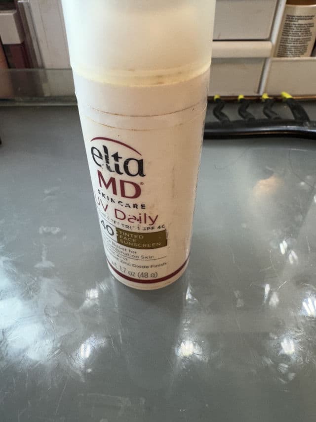 EltaMD UV Daily Broad-Spectrum SPF 40 review photo by JulieAnn47