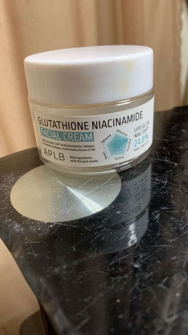 APLB Glutathione Niacinamide Facial Cream review photo by esthyswt 
