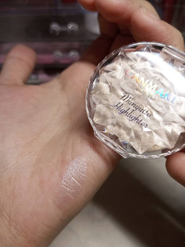 CANMAKE 01 Moonlight Gem review photo by Diarvieugc