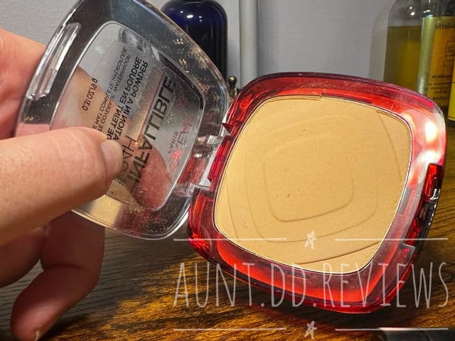L'Oreal Paris Infallible 24H Fresh Wear Foundation in a Powder review photo by AuntDD