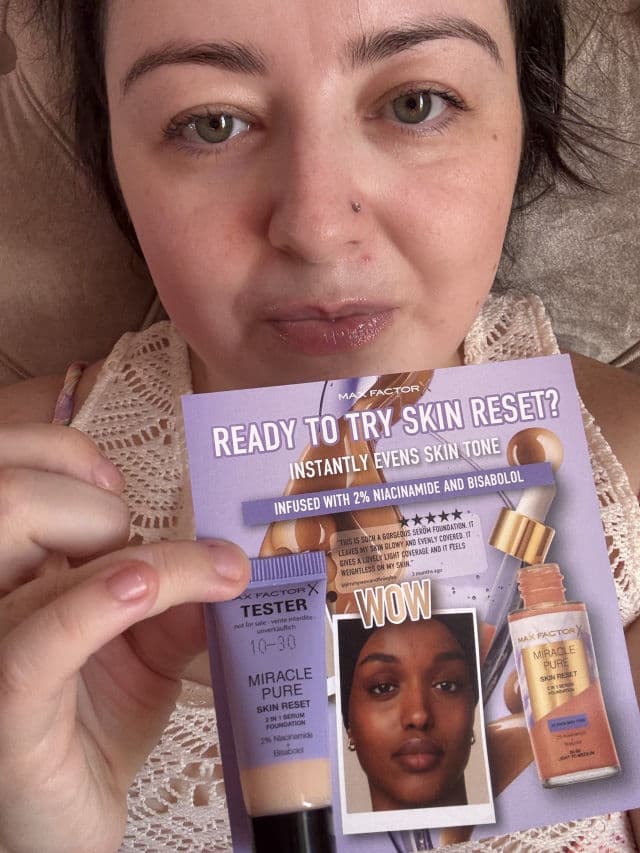 Max Factor Miracle Pure Skin-Improving Foundation SPF 30 review photo by rcarterx
