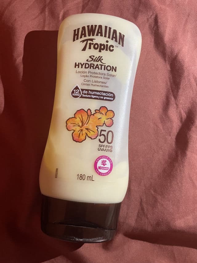 Hawaiian Tropic Silk Hydration Lotion Sunscreen Broad Spectrum SPF 50 review photo by dearlorer