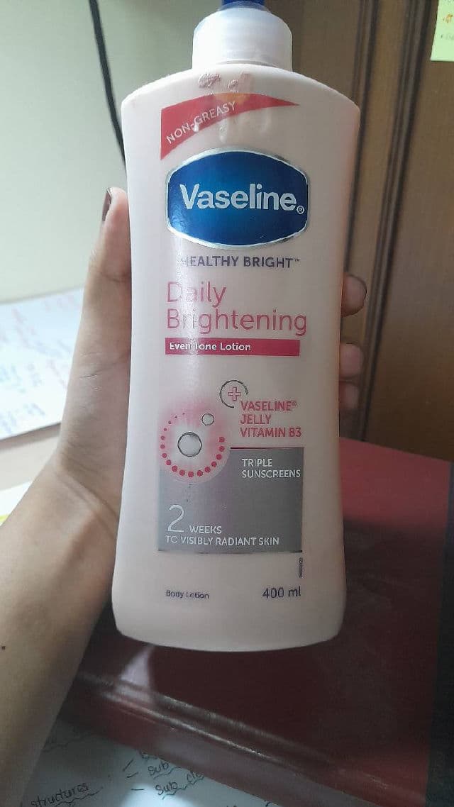Vaseline Healthy Bright Daily Brightening Even Tone Body Lotion review photo by yuri99