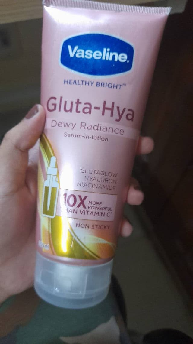 Vaseline Healthy Bright Gluta-Hya Serum Burst Lotion Dewy Radiance review photo by yuri99