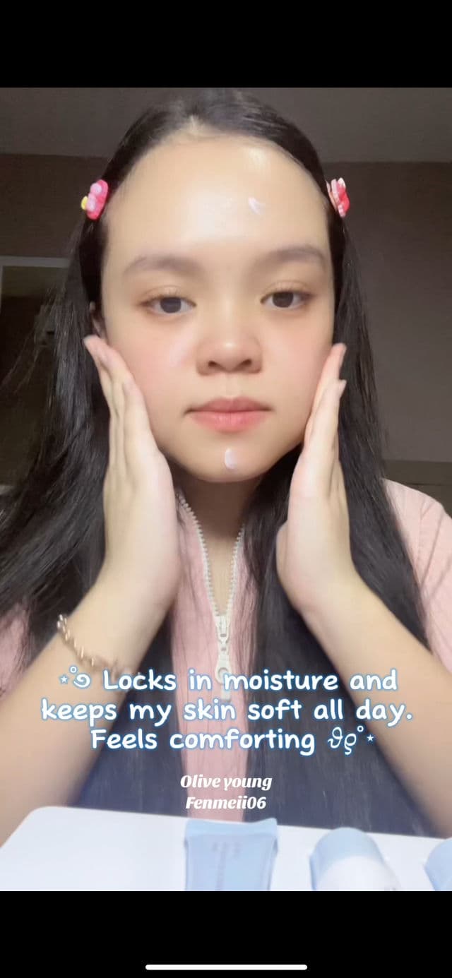 Laneige Water Bank Blue Hyaluronic Cream Moisturizer review photo by FenmeiiUGC