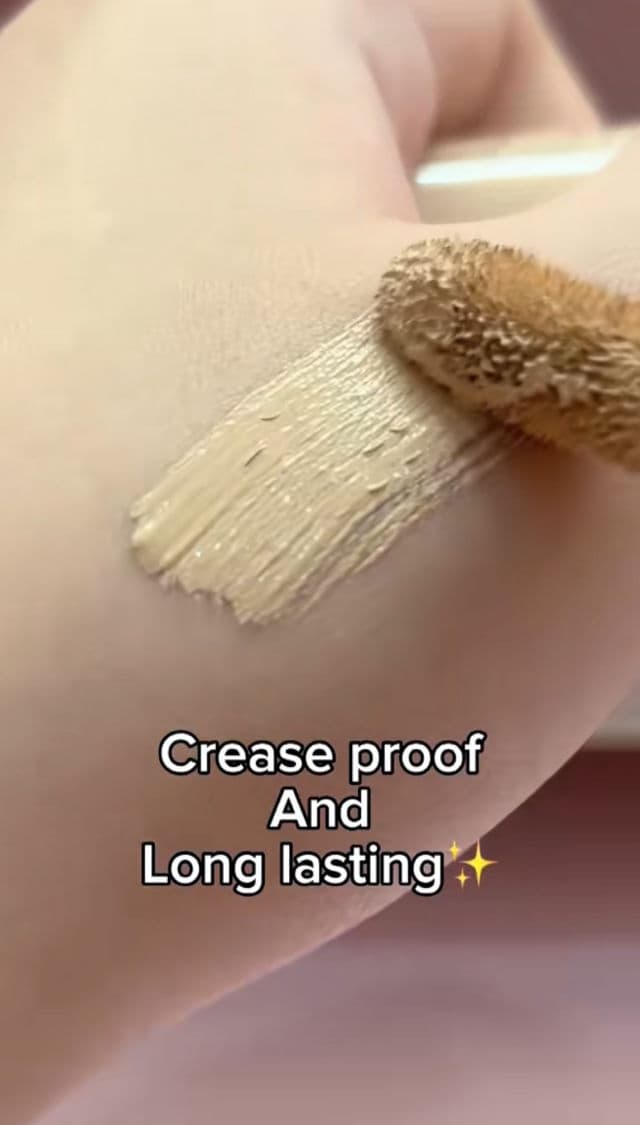 ESQA Flawless Liquid Concealer review photo by Fenmeii