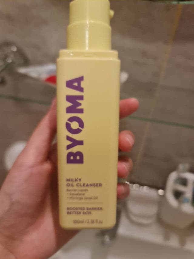 BYOMA Milky Oil Cleanser review photo by aeyako