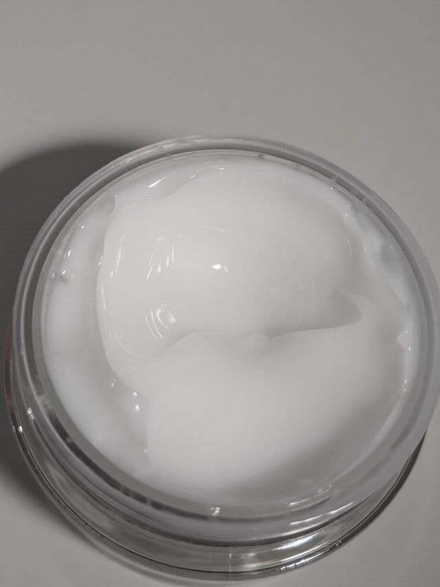 APLB Glutathione Niacinamide Facial Cream review photo by Zeba