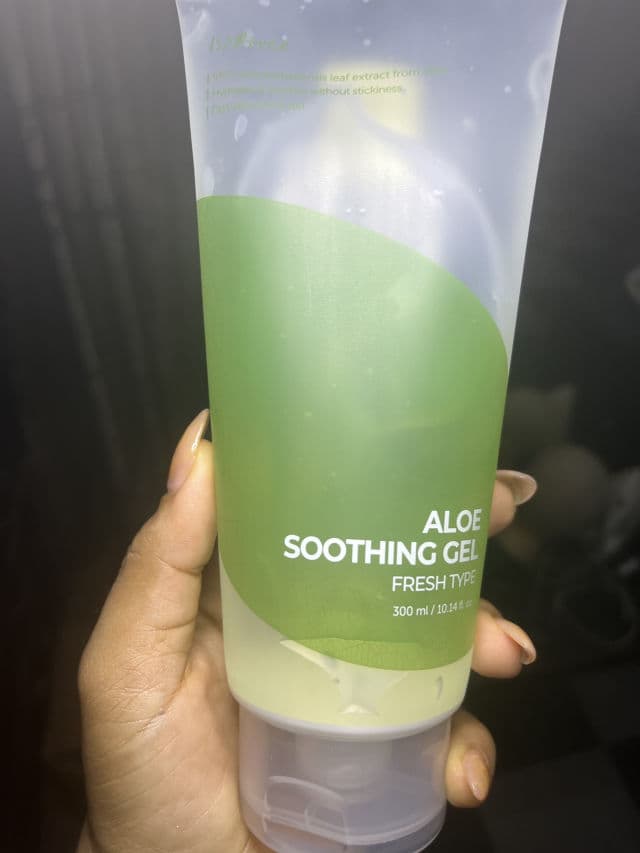 ISNTREE Aloe Soothing Gel Fresh Type review photo by Oluajimi