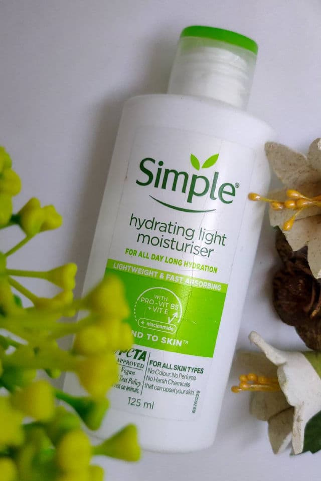 Simple Kind to Skin Hydrating Light Moisturiser review photo by Skin2Beauty