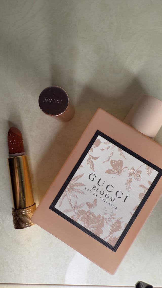 Gucci Rouge A Levres Voile #25 Goldie Red review photo by Dalisha