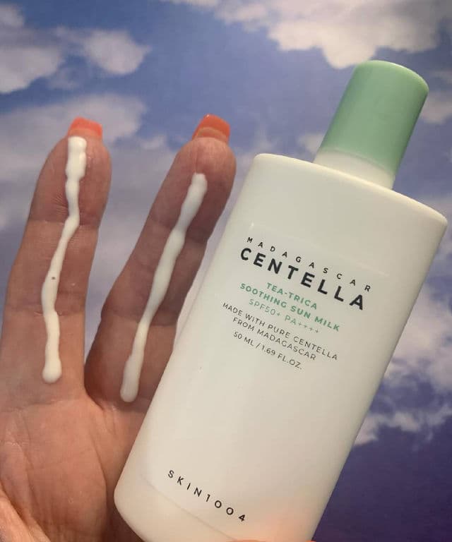 SKIN1004 Madagascar Centella Tea-Trica Soothing Sun Milk SPF50+ PA++++ review photo by Nagisaa