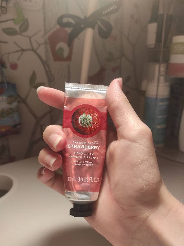 The Body Shop Strawberry Hand Cream review photo by strwbrri