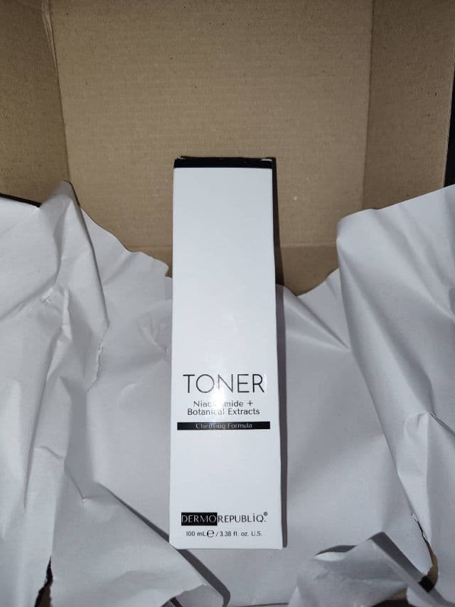 Dermorepubliq Clarifying Toner Niacinamide + Botanical Extracts review photo by Nickleanne