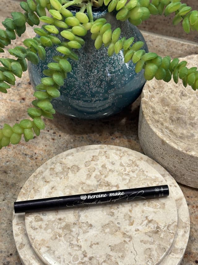 ISEHAN Co. Kiss Me Heroine Make Smooth Liquid Eyeliner #01 Black review photo by Luyene