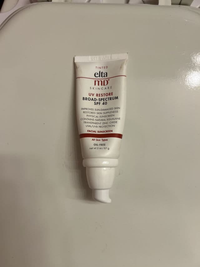 EltaMD UV Restore Broad-Spectrum SPF 40 review photo by fififinder