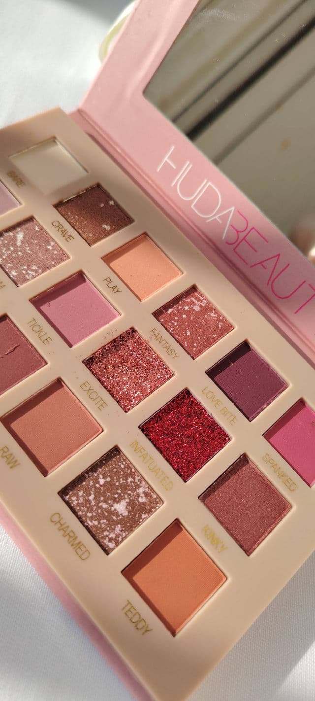 Huda Beauty Nude Eyeshadow Palette review photo by Khadiy