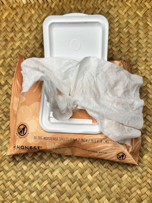 Honest Beauty Honest Beauty  Makeup Remover Wipes review photo by Izzy5576