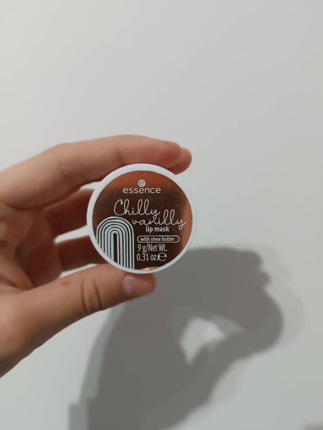 Essence Lip Care Booster Overnight Lip Mask review photo by katalovesu