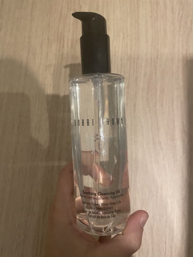 Bobbi Brown Soothing Cleansing Oil review photo by Theskintimes