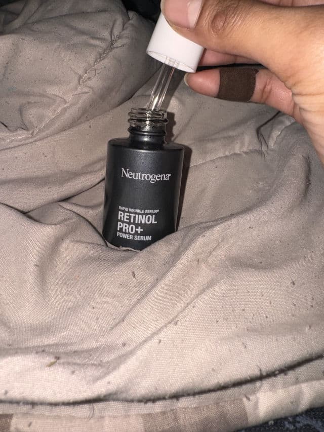 Neutrogena Rapid Wrinkle Repair Retinol Pro+ .5% Power Serum review photo by abbexo