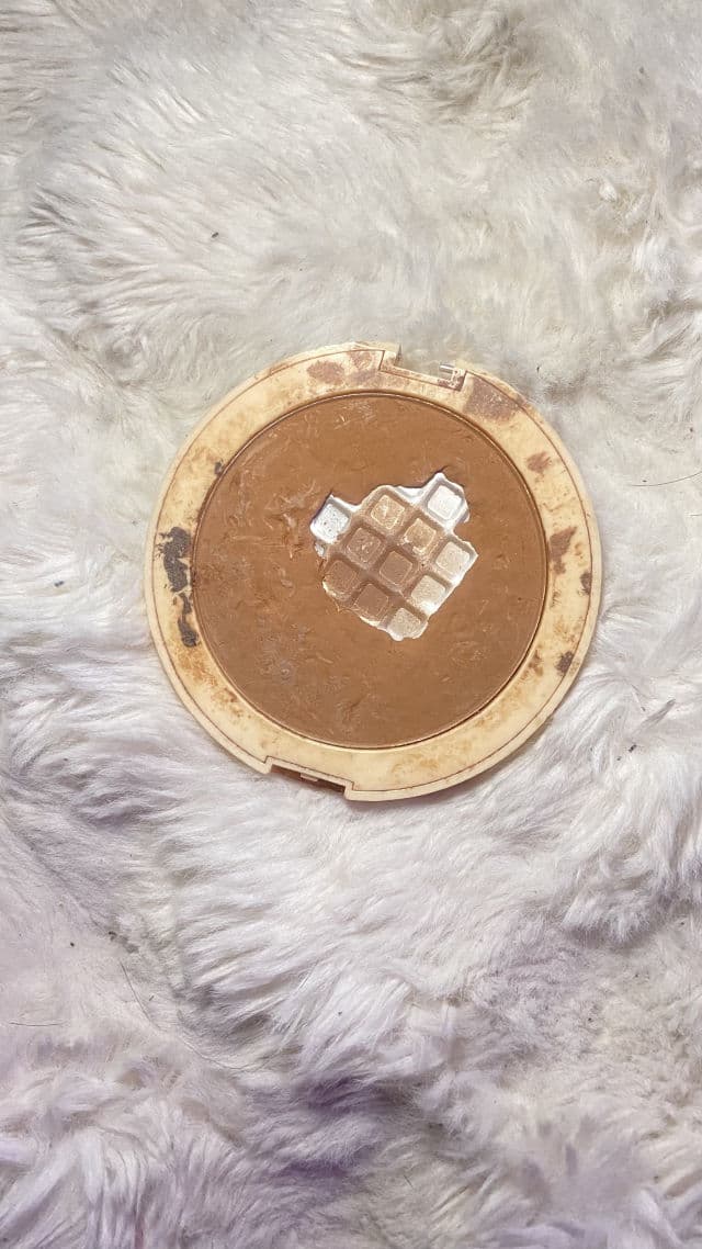 Makeup Revolution Ultra Cream Bronzer review photo by julietpania