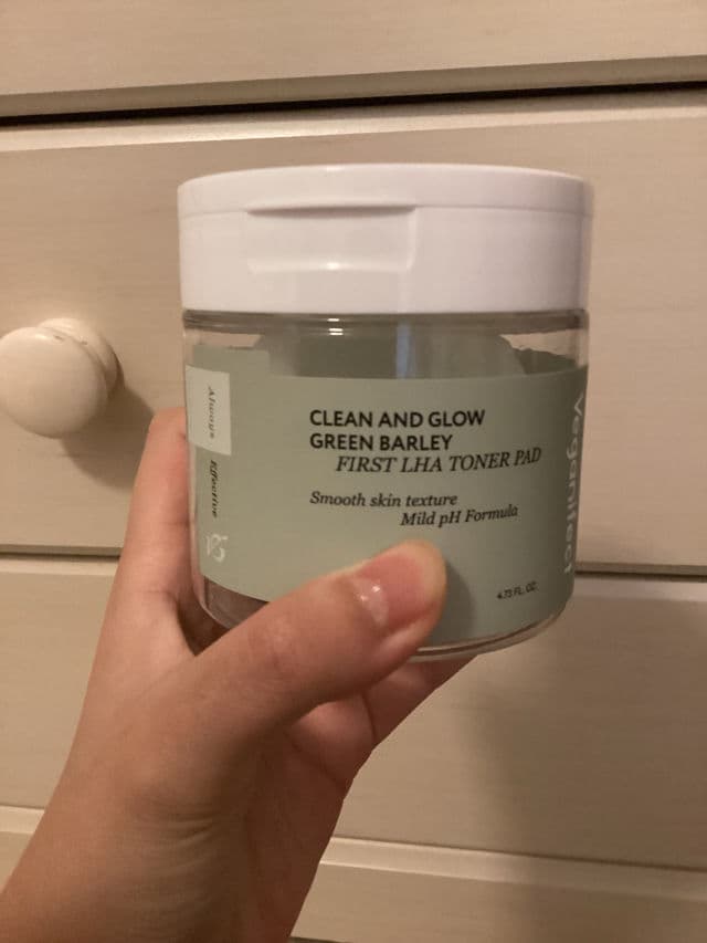 Veganifect. Clean and Glow Green Barley First LHA Toner Pad review photo by mimiw0ny