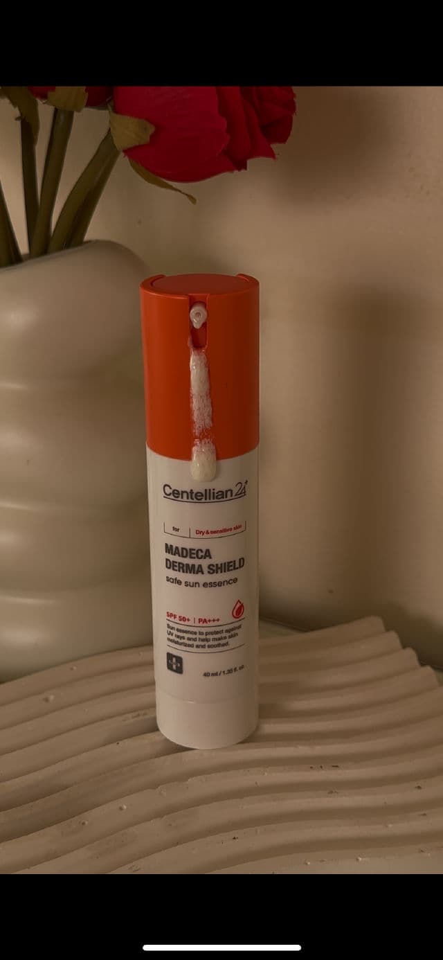 Centellian24 Madeca Derma Shield Safe Sun Essence SPF50+ PA++++ review photo by MunaSunrise