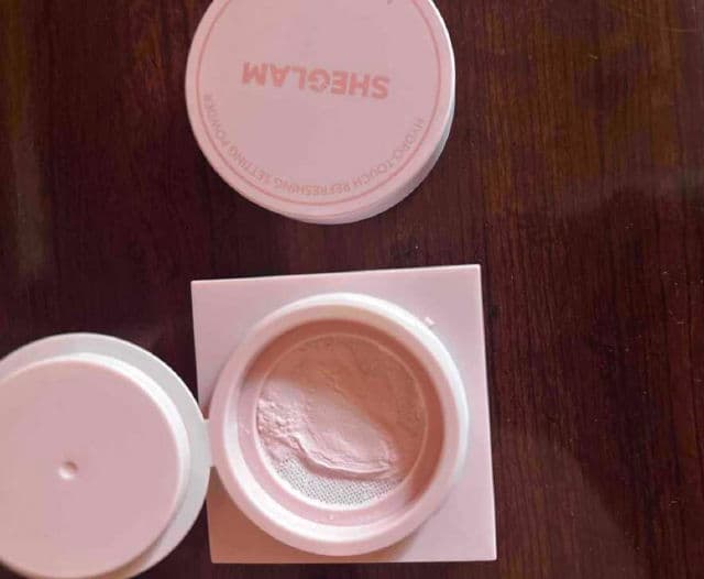 SHEGLAM Hydro-Touch Refreshing Setting Powder review photo by Jessicasolonel