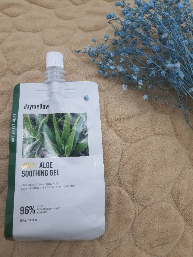 DAYMELLOW Gold Aloe Soothing Gel review photo by kethryn