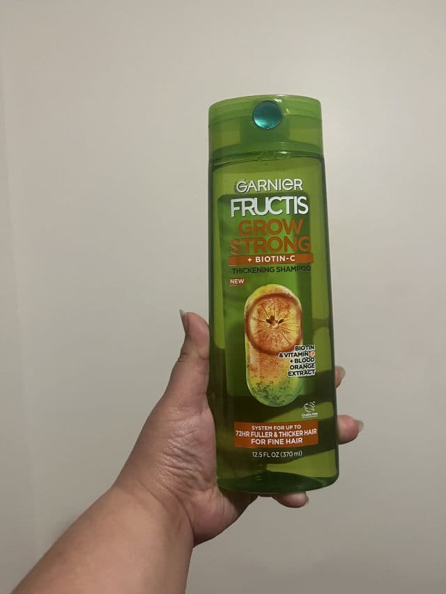 Garnier Fructis Vitamin & Strength Reinforcing Shampoo review photo by CarolineHC