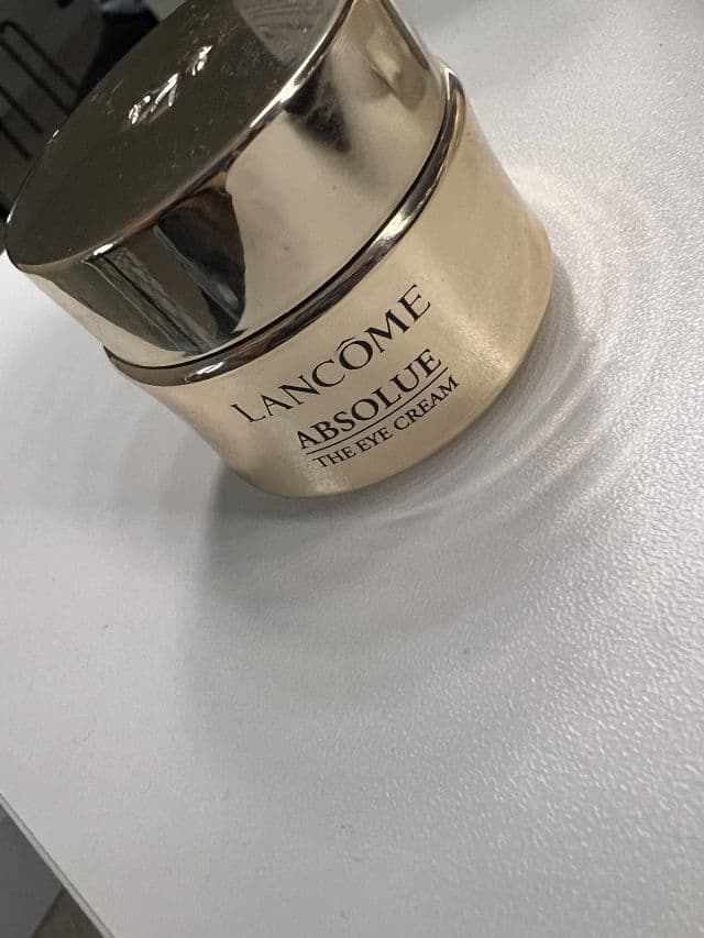 Lancome Absolue Revitalizing Anti-Aging Eye Cream with Grand Rose Extracts review photo by blueiz35