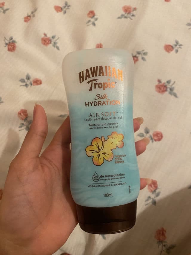 Hawaiian Tropic Silk Hydration After Sun Ultra Hydrating Lotion and Soothing Aloe Gel Coconut Papaya review photo by Gilmerys