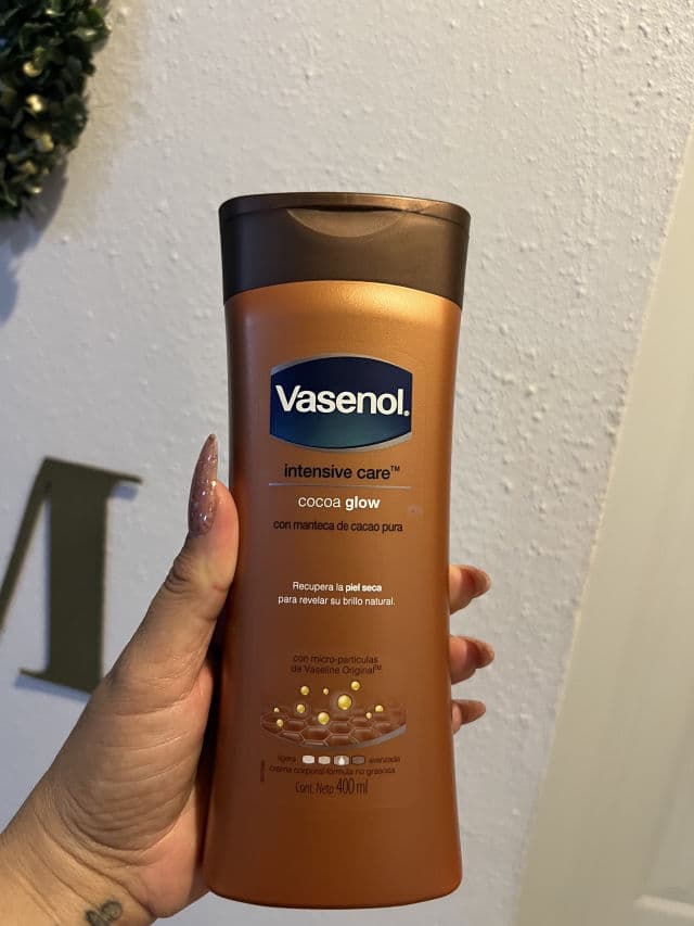 Vasenol Intensive Care Cocoa Glow con Manteca de Cacao Pura review photo by nuryspuntieroficial