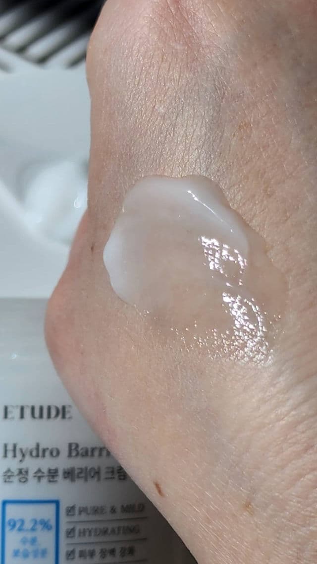 ETUDE SoonJung Hydro Barrier Cream review photo by ImAngie