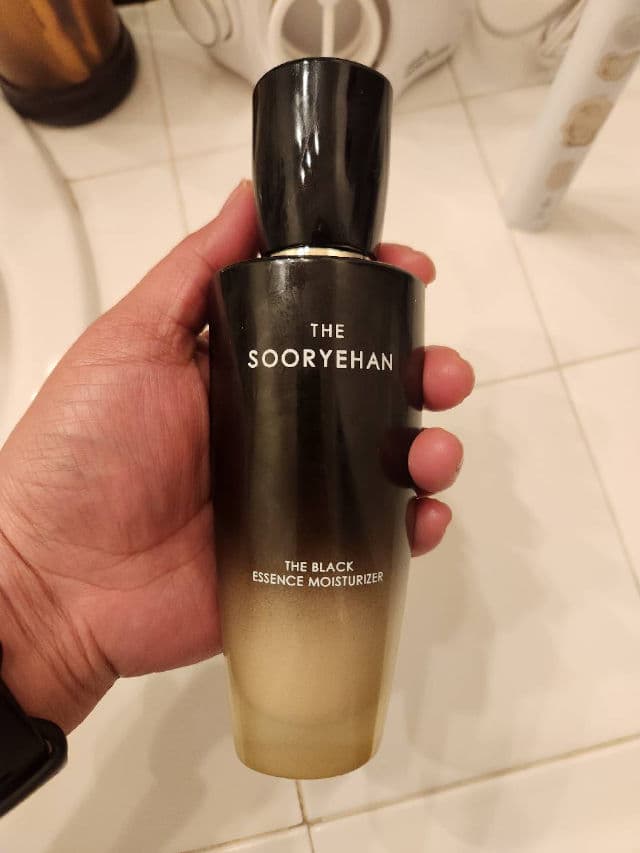 Sooryehan The Black Essence Moisturizer review photo by IndaiJenny