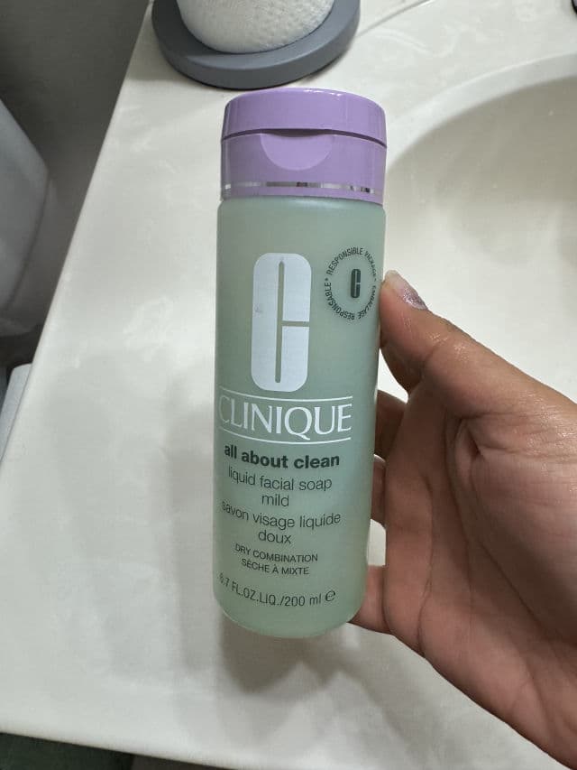 Clinique All About Clean Liquid Facial Soap Mild review photo by LauAntunez