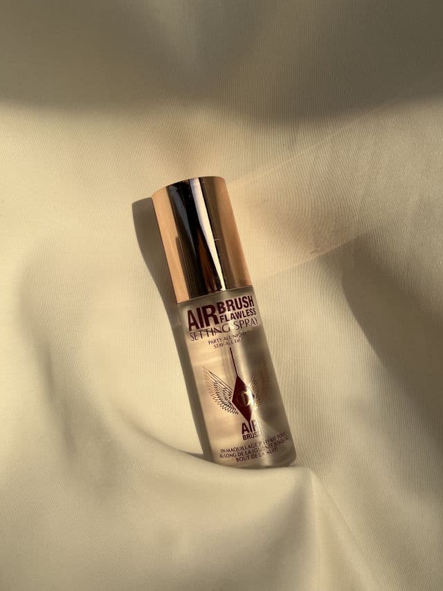 Charlotte Tilbury Airbrush Flawless Setting Spray review photo by Lluneliss
