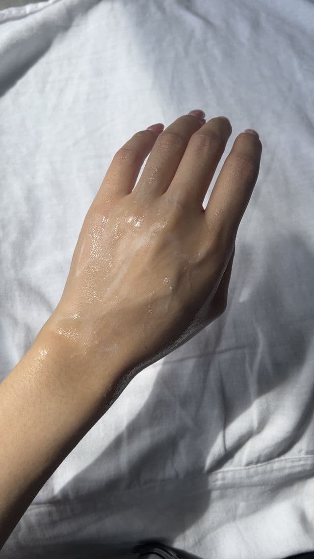 Baren SenCICAtive BHA Body Wash review photo by Lluneliss