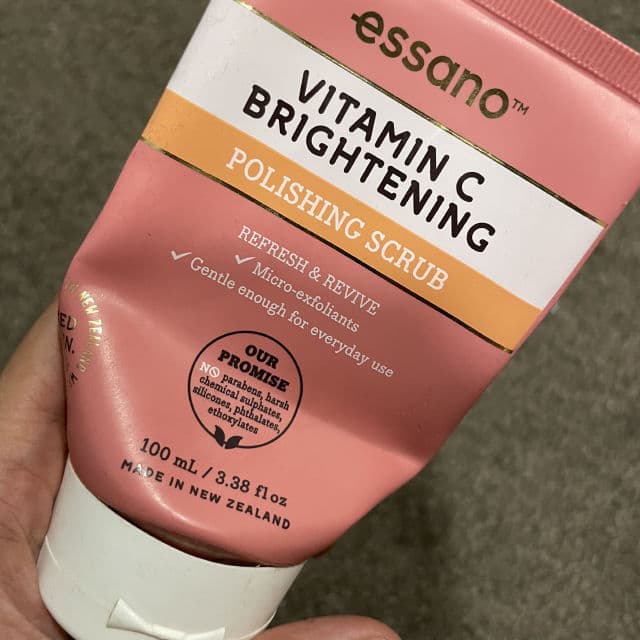 Essano Vitamin C Brightening Polishing Scrub review photo by Ruthieandskincare