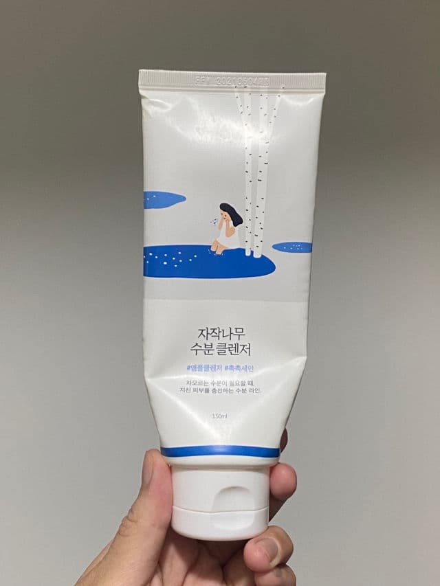 Round Lab Birch Juice Moisturizing Cleanser review photo by pocelyn