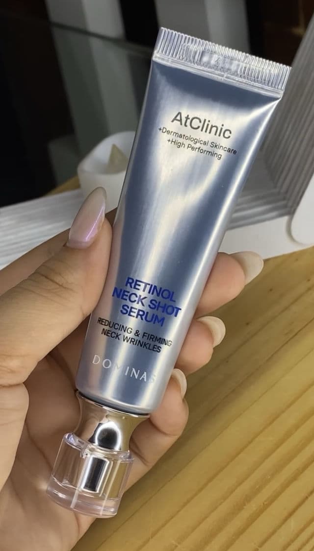 Dominas Dominas AtClinic Retinol Neck Serum review photo by MarlendiazCC