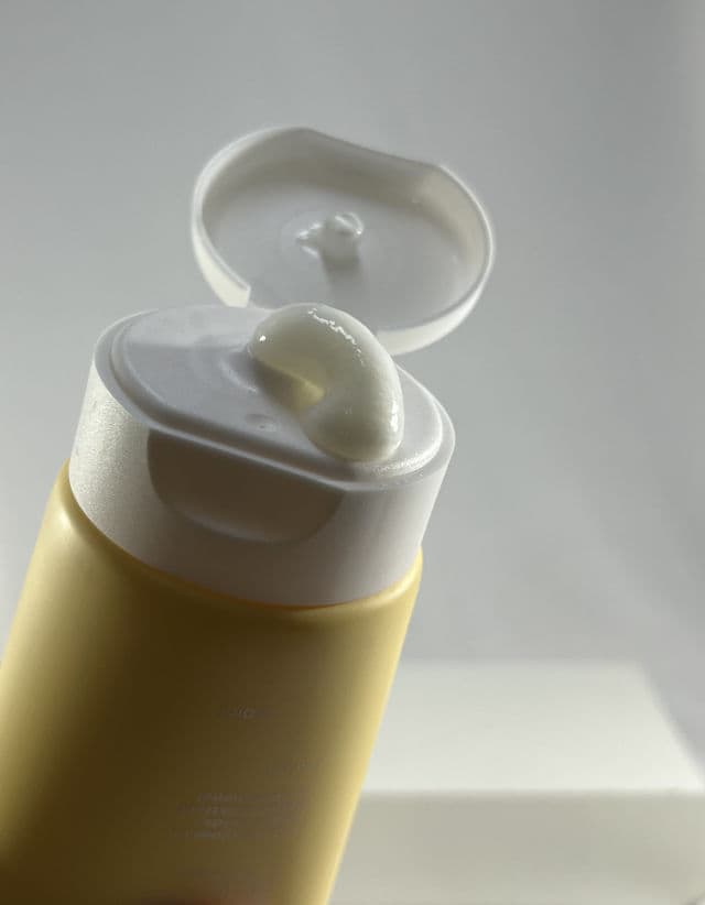 Yello Skincare Oatmino Refreshing Cream Cleanser review photo by Doncaster