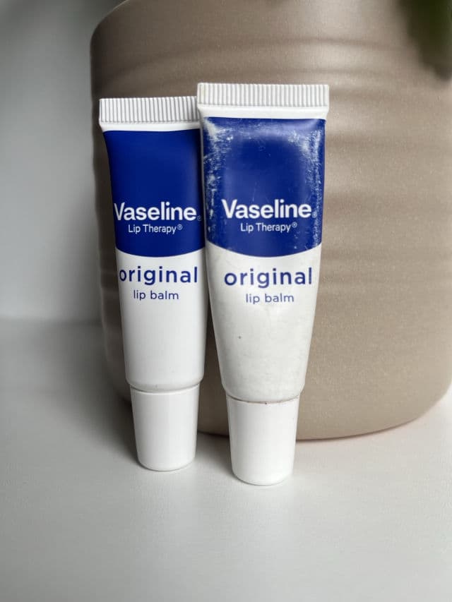 Vaseline Lip Care Original Lip Balm review photo by YooHaRin
