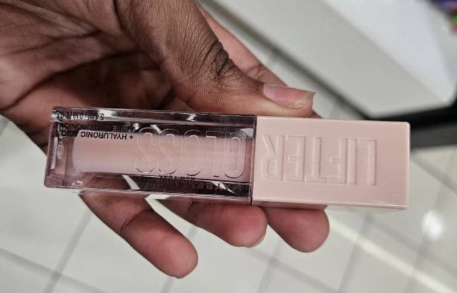 Maybelline Lifter Gloss Lip Gloss with Hyaluronic Acid review photo by Neyla