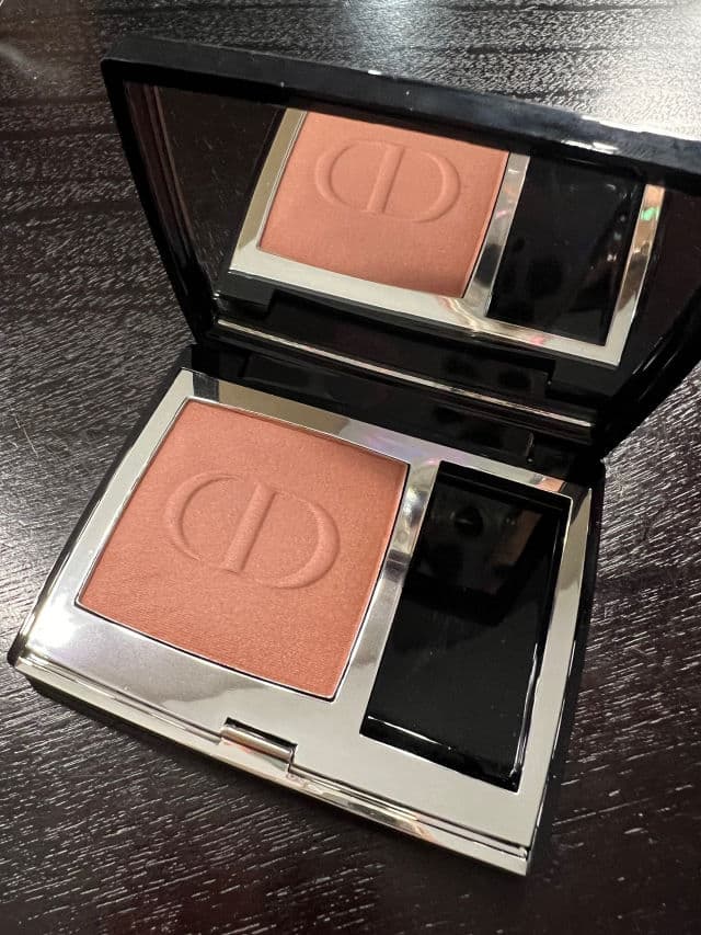 Dior 219 Rose Montaigne Shimmer review photo by abc1111