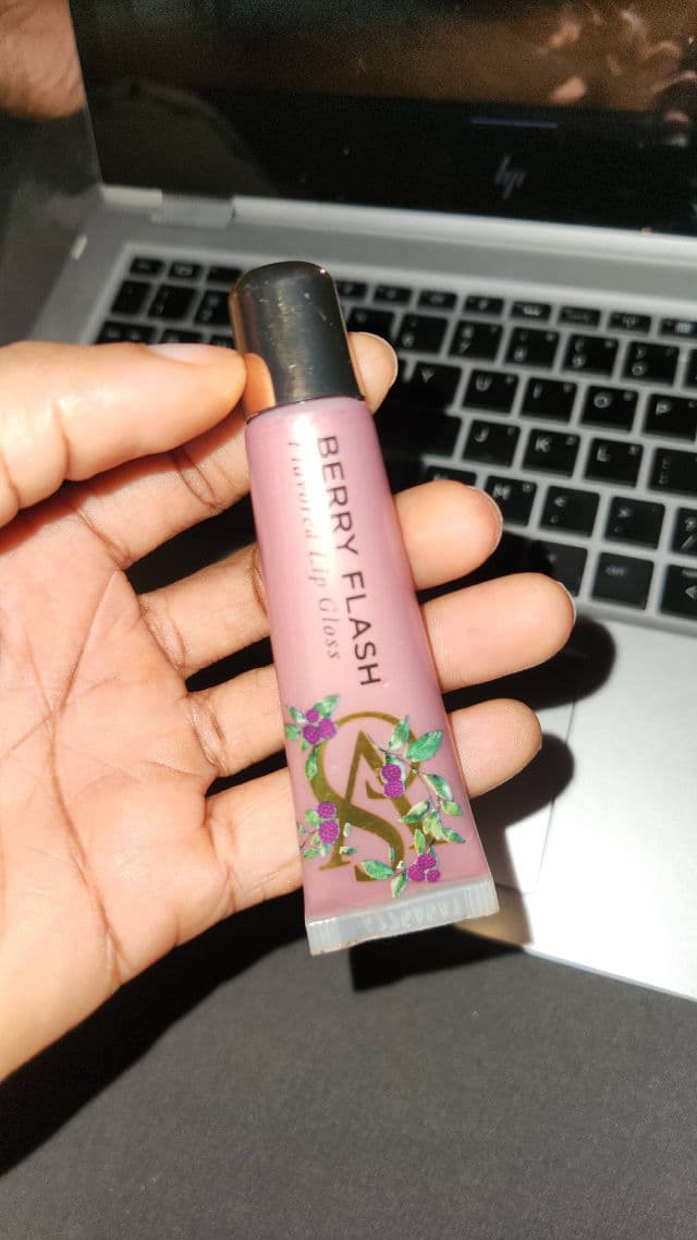 Victoria's Secret Beauty Rush Lip Gloss - Clear review photo by Beera